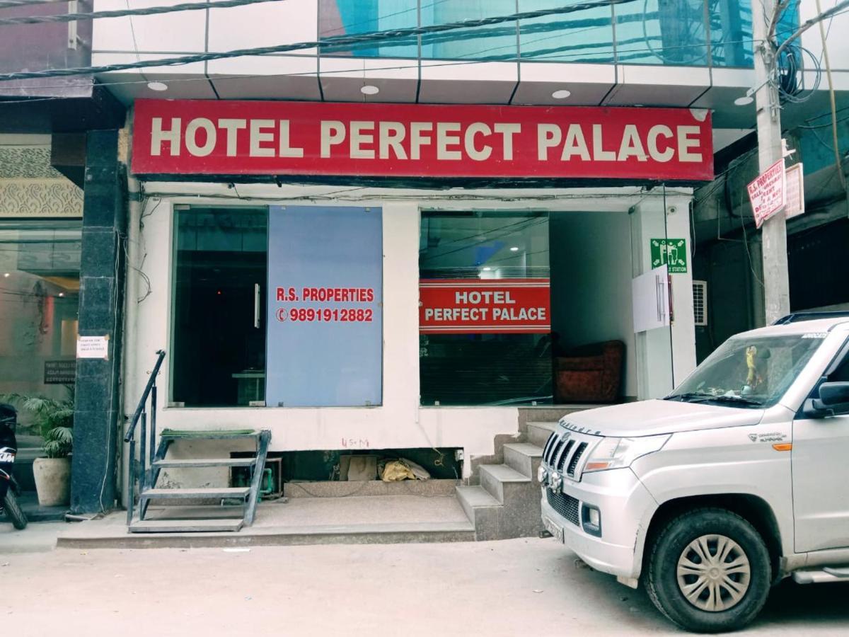 Perfect Palace Hotell New Delhi Exteriör bild