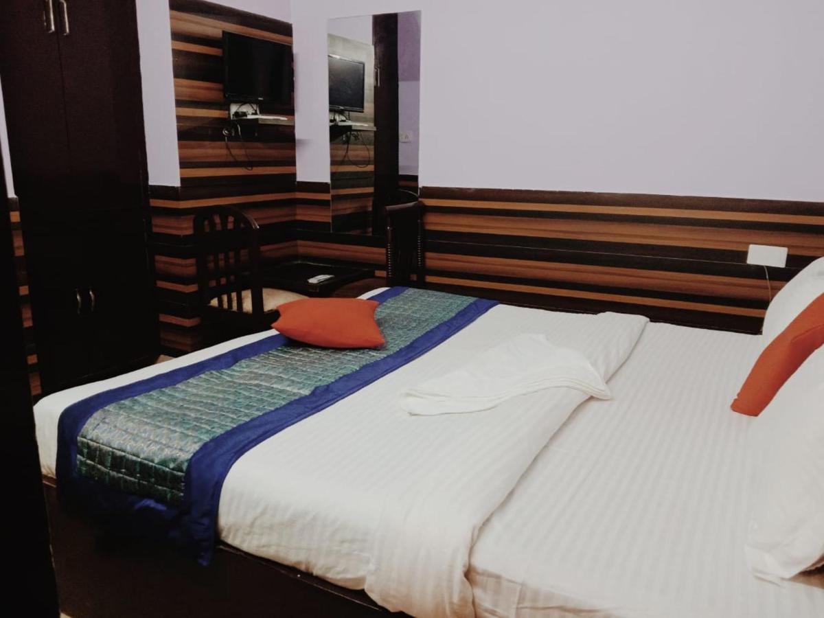 Perfect Palace Hotell New Delhi Exteriör bild